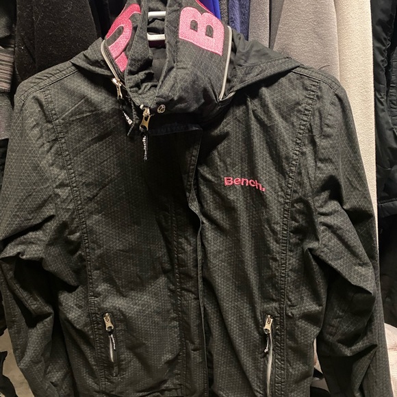 XL bench jacket fits smaller - Picture 1 of 1